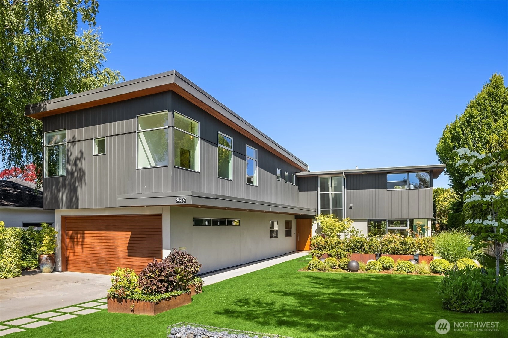 8052 Ridge Dr NE Unit  Seattle WA 98115