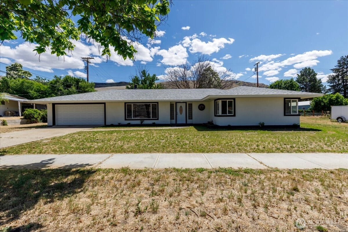 1013 River Dr Coulee Dam WA 99116