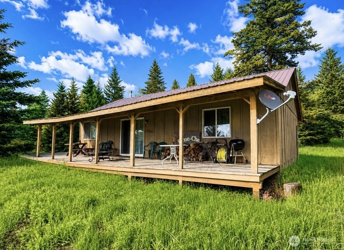 5 Brugh Rd Oroville WA 98844