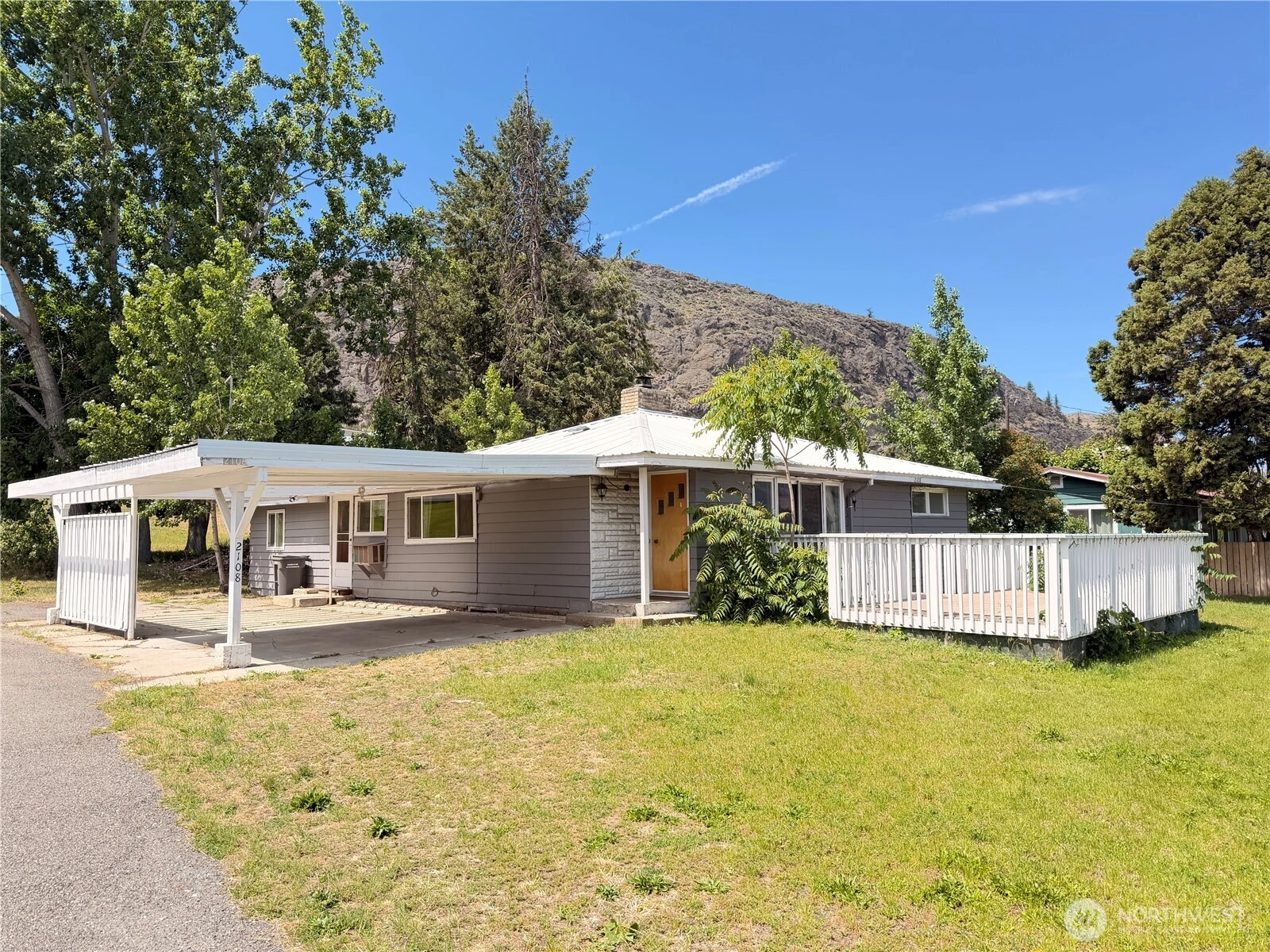 2108 Deerpath Oroville WA 98844