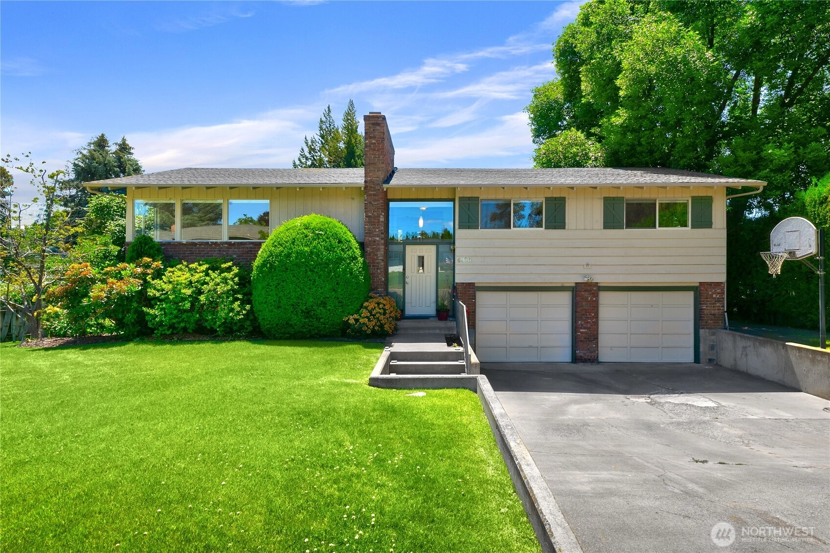 4906 Douglas Dr Yakima WA 98908
