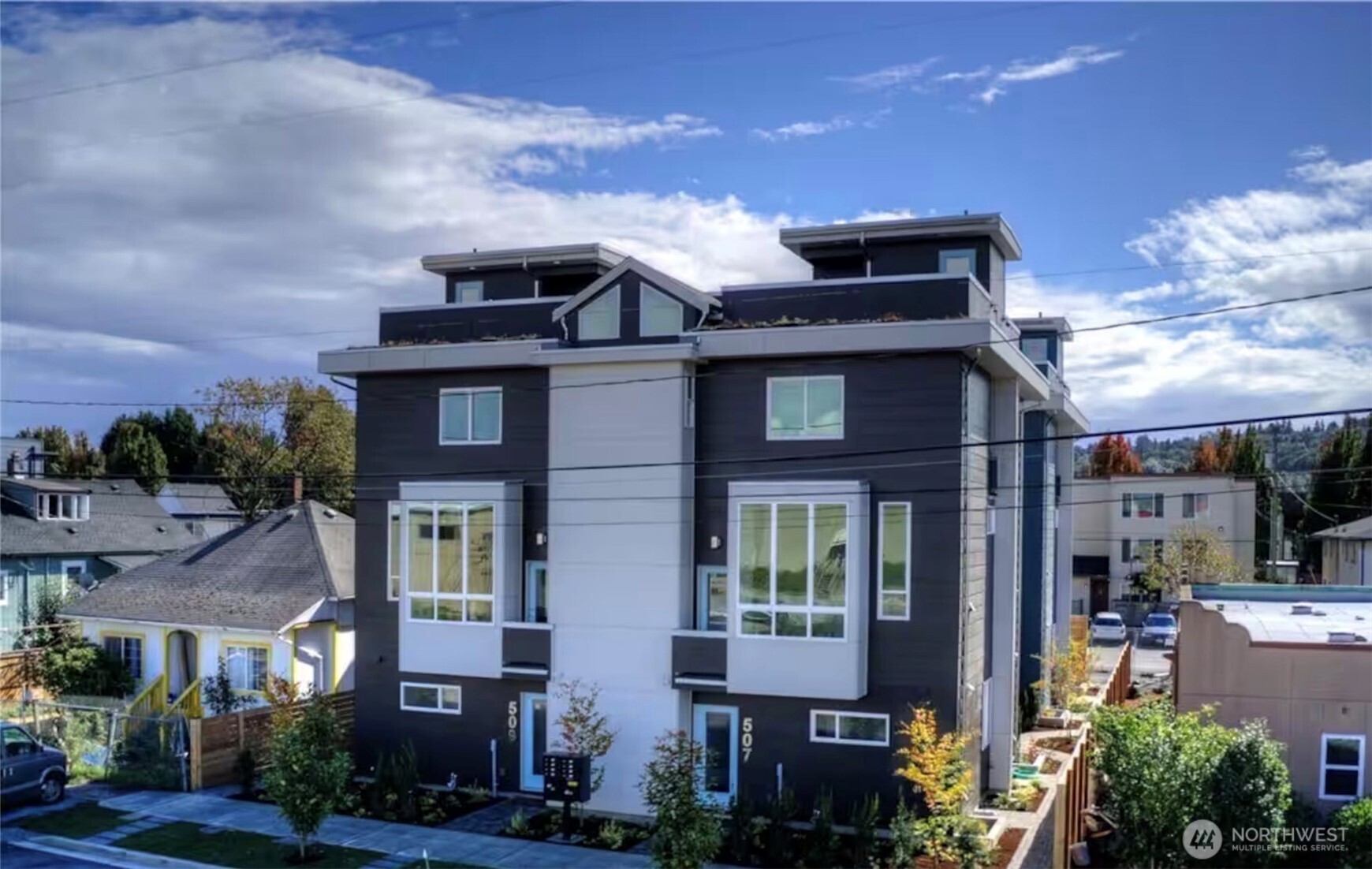 513 S Sullivan St Seattle WA 98108
