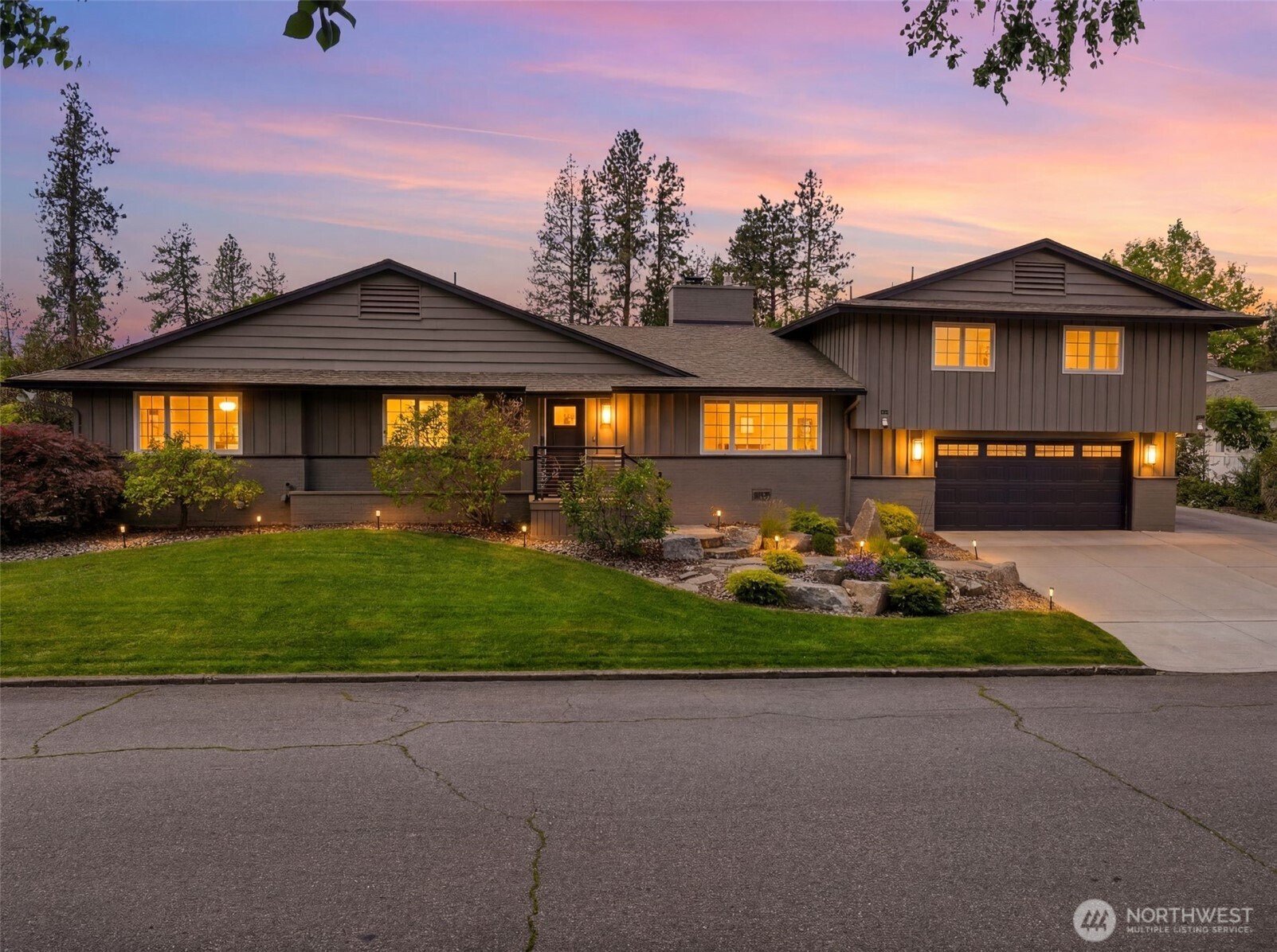 1527 E Woodcliff Rd Spokane WA 99203