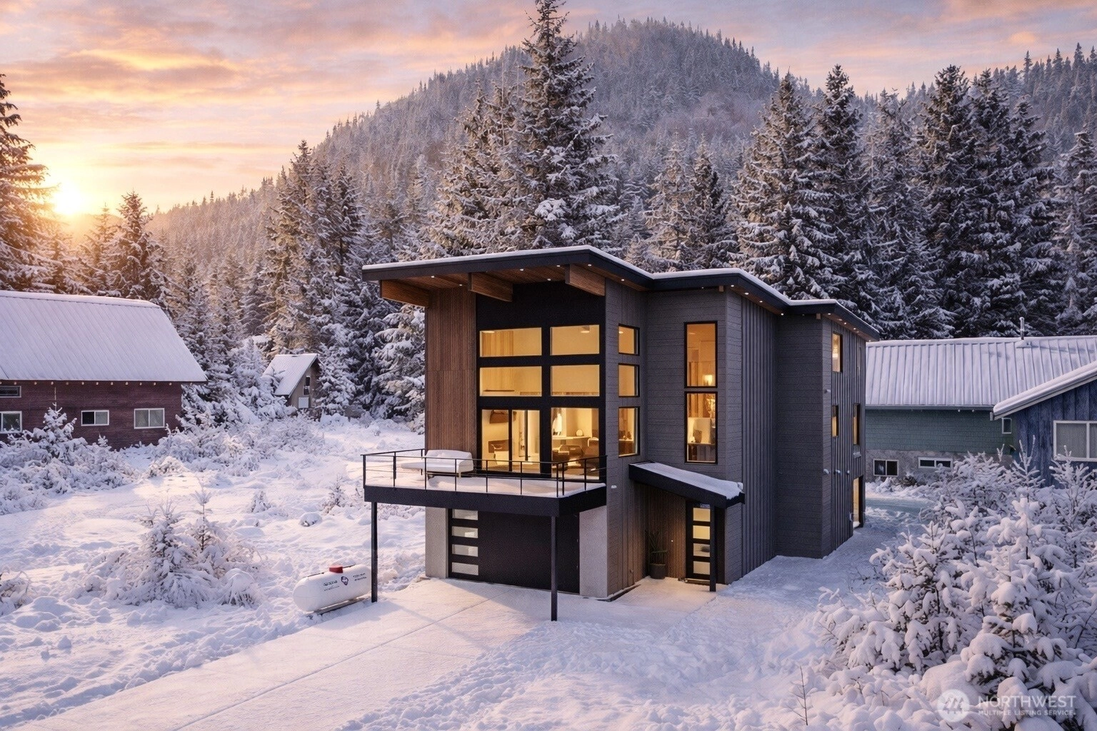 811 E Hyak Dr Snoqualmie Pass WA 98068
