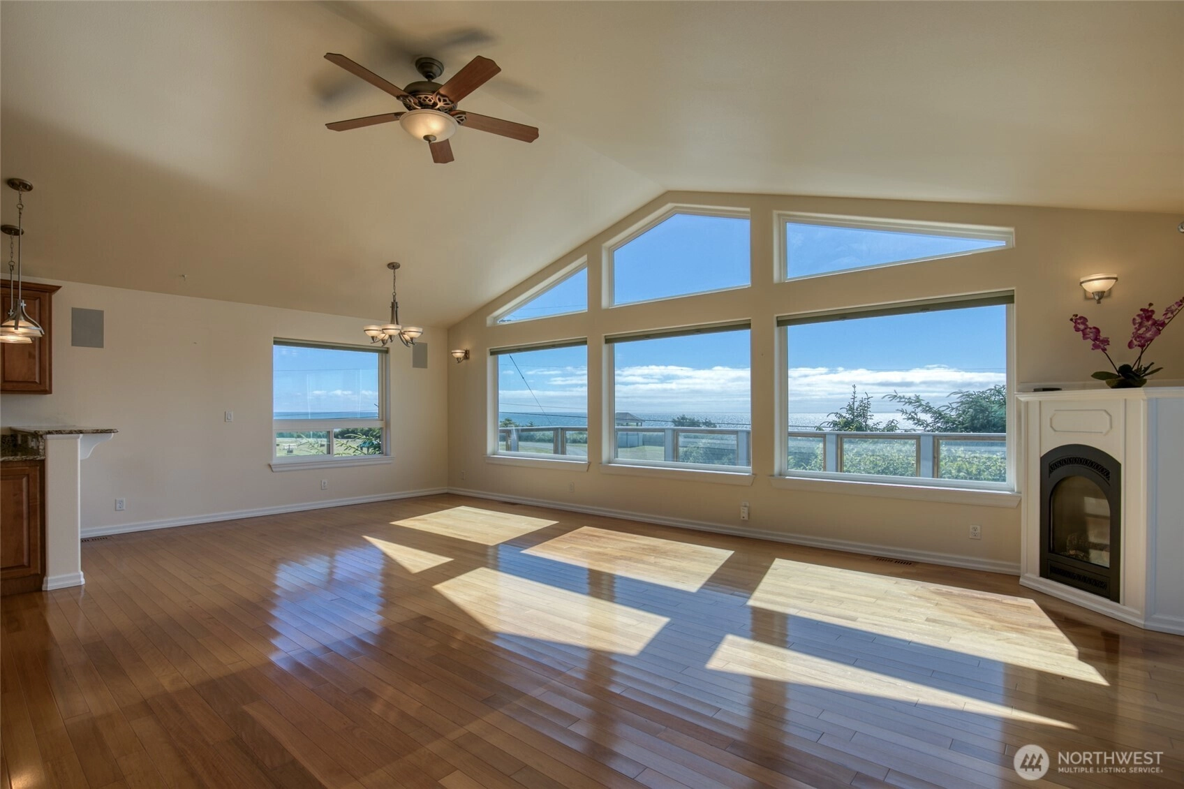 36 Duke Ln Unit  Pacific Beach WA 98571