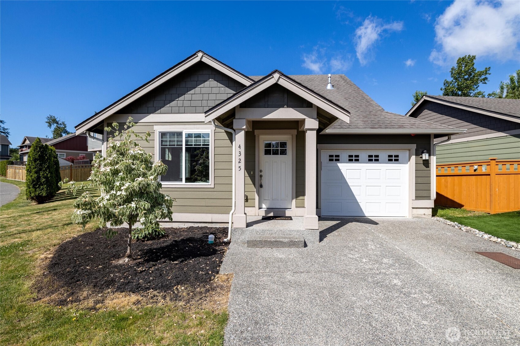4325 Larch Ln Bellingham WA 98226