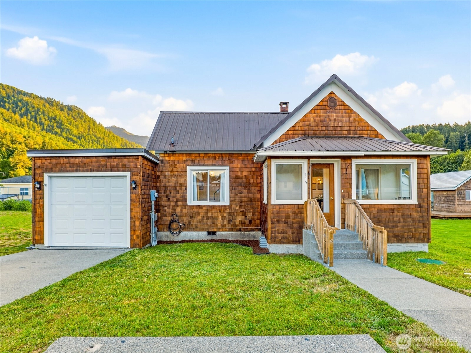 115 5th St N Skykomish WA 98288