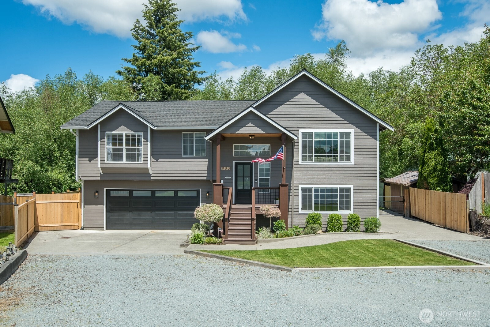 933 E Sharon Ave Unit  Burlington WA 98233