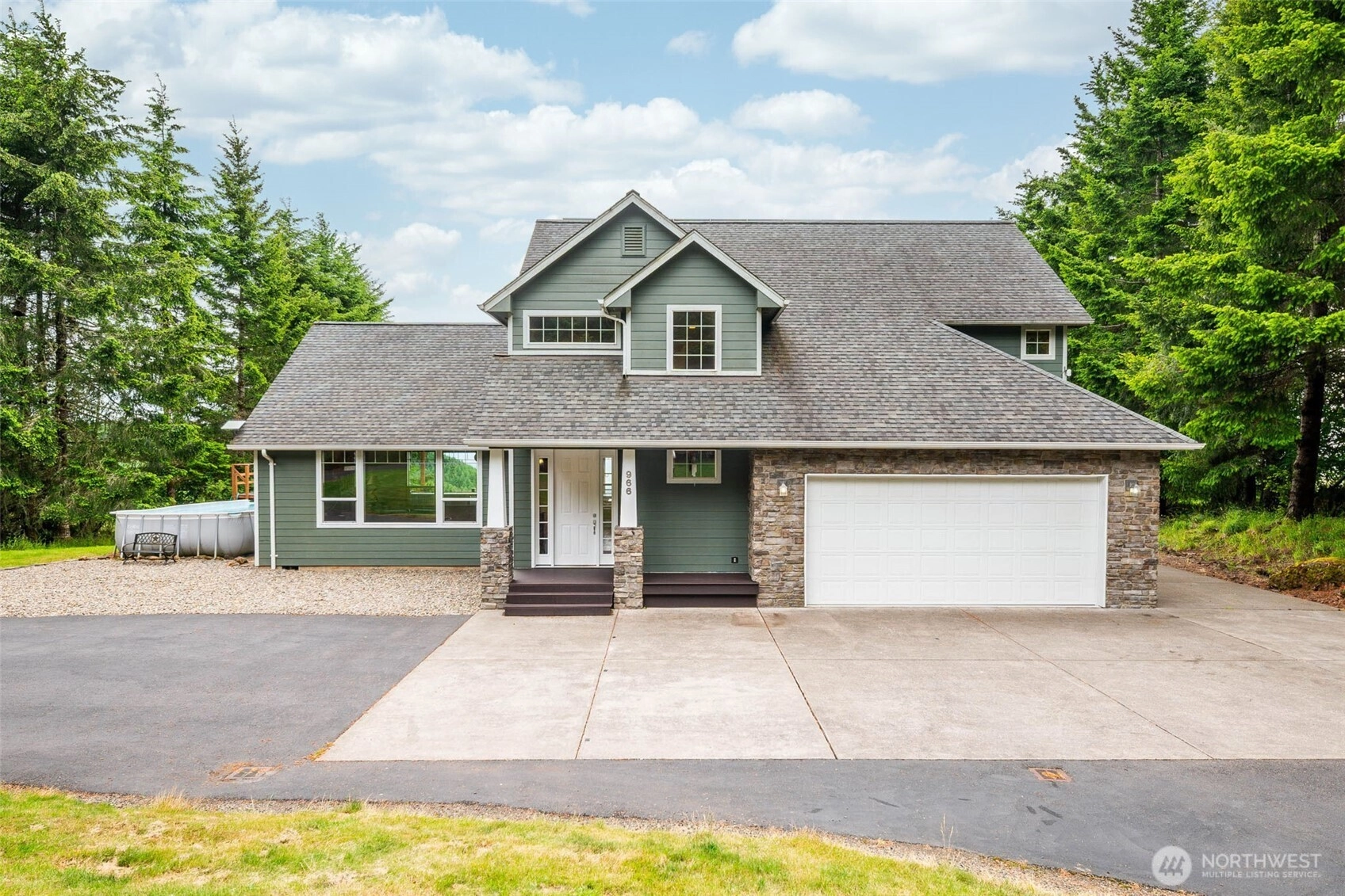 966 Lookout Rd Castle Rock WA 98611