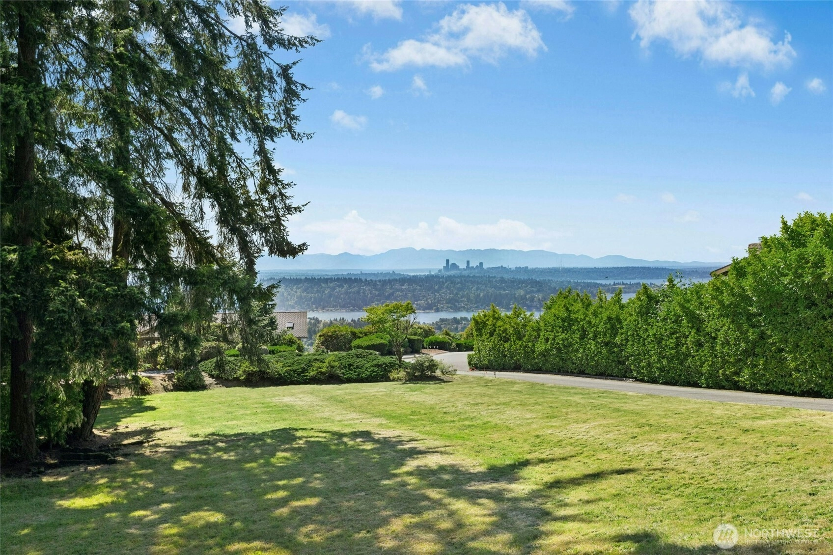 4736 Somerset Ave SE Bellevue WA 98006