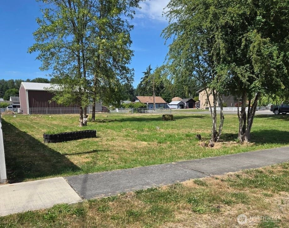105 SW 3rd St South Prairie WA 98385