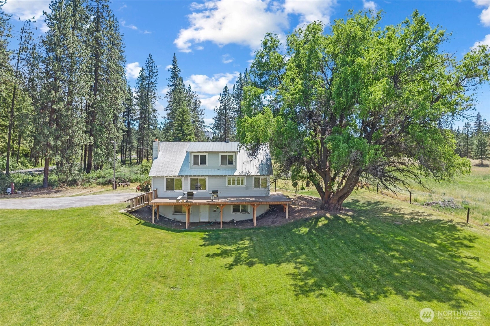 5096 S Hwy 25 Hunters WA 99137