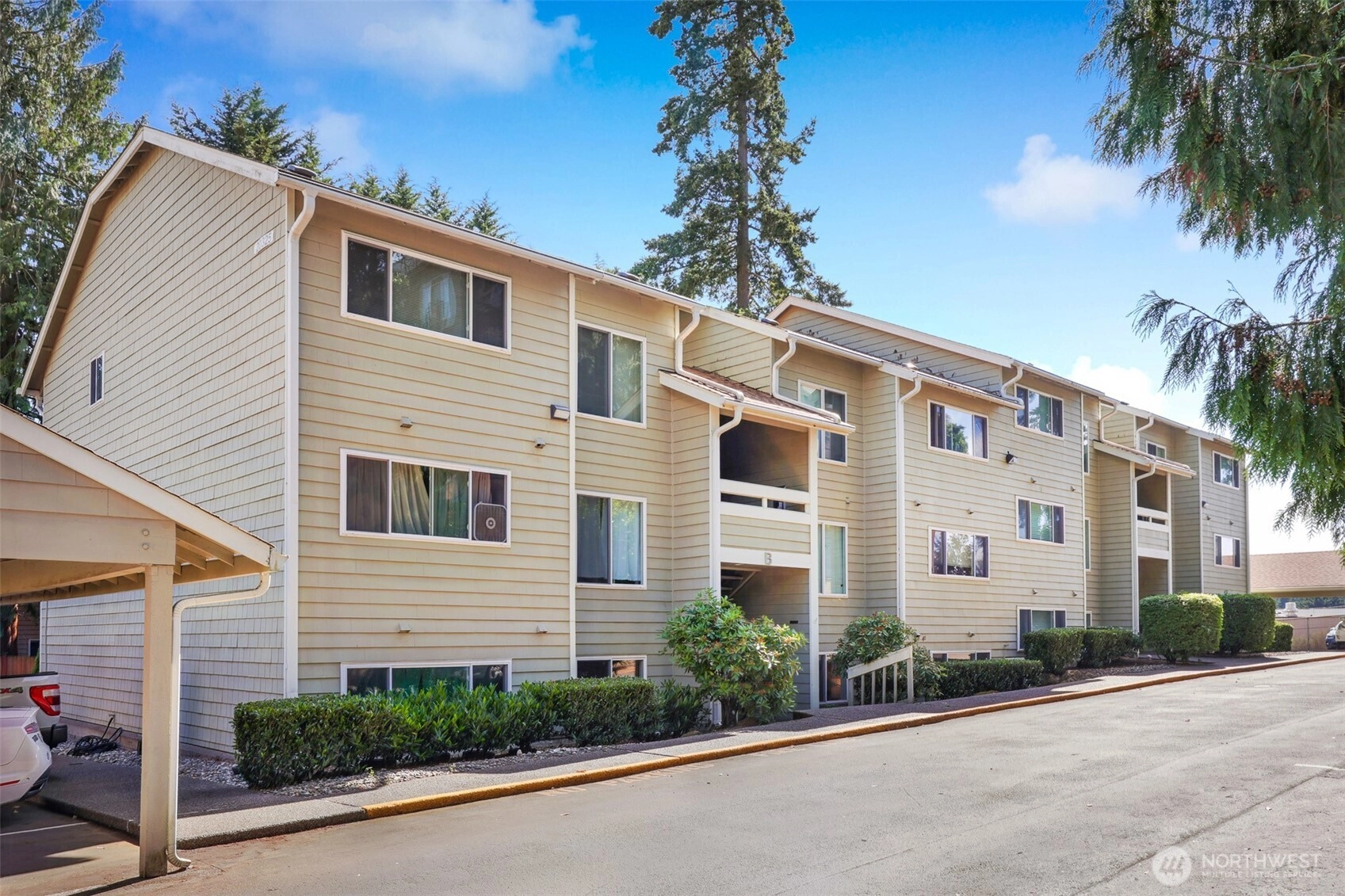 20325 19th Ave NE Unit B102 Unit B102 Shoreline WA 98155