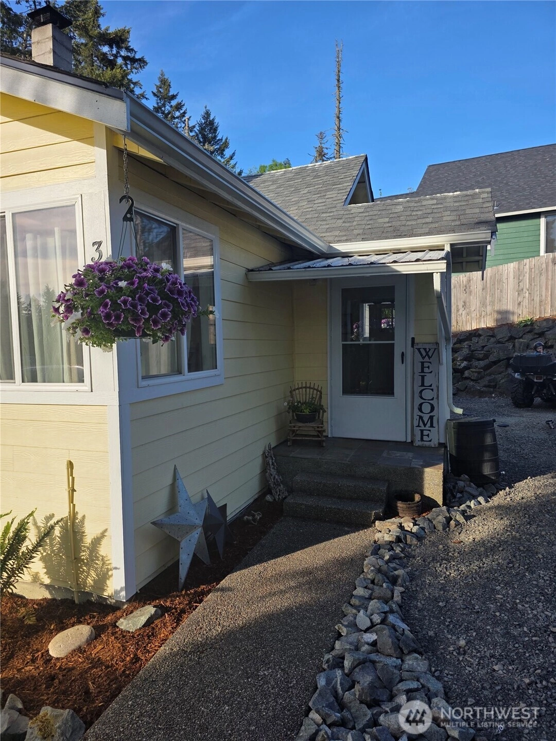 315 SE 2nd St Unit  South Prairie WA 98385