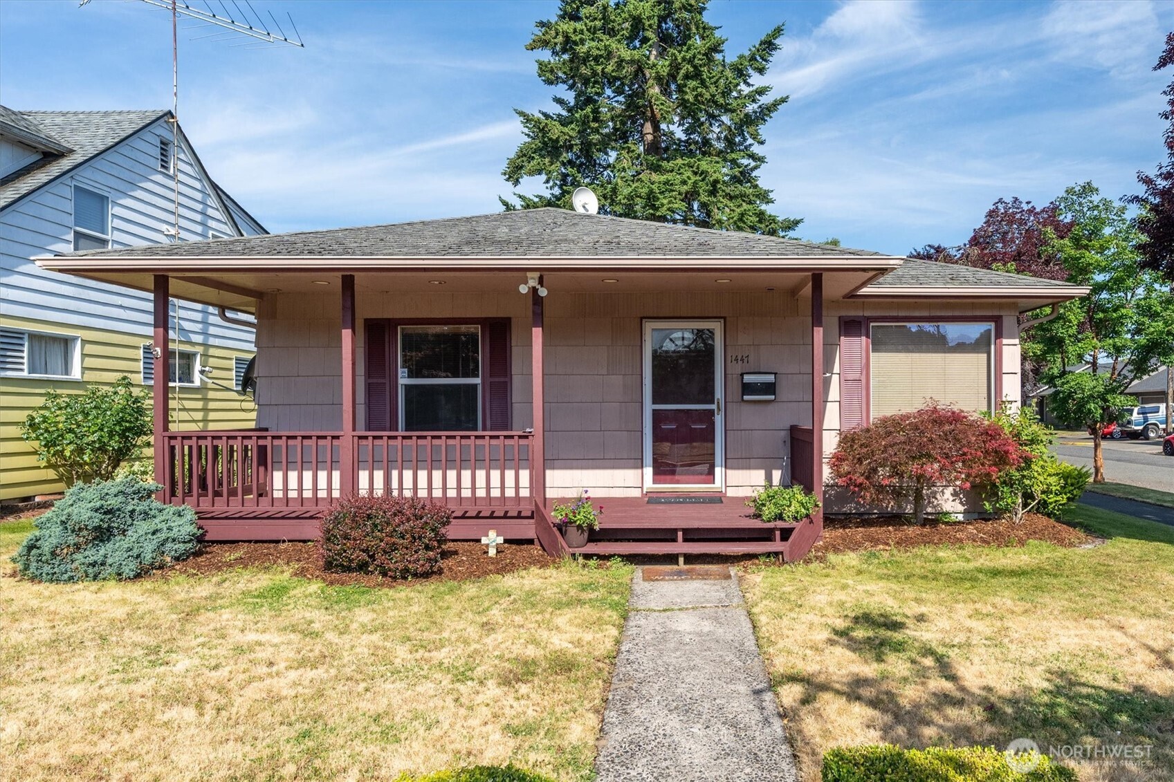 1447 9th Ave Longview WA 98632