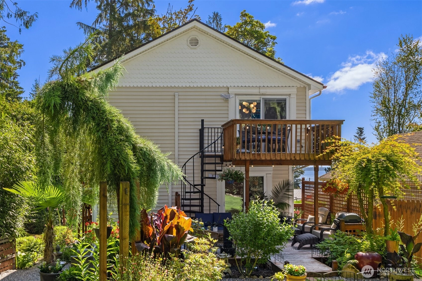 19131 Harris Ave NE Suquamish WA 98392