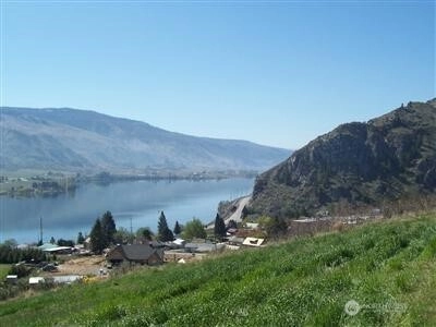 1023 Columbia Pt Entiat WA 98822
