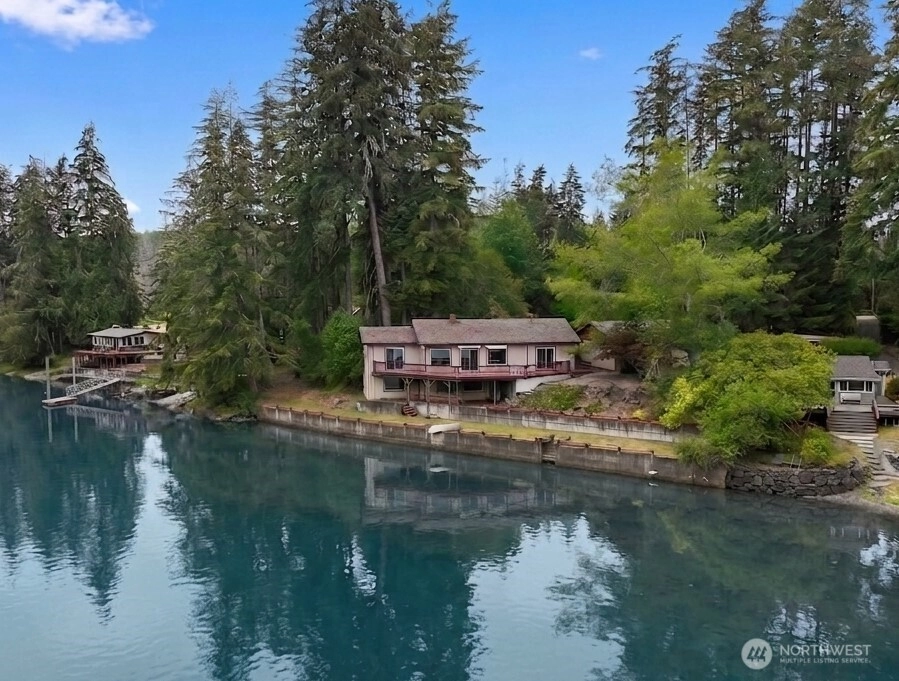 5470 E Grapeview Loop Rd Allyn WA 98524