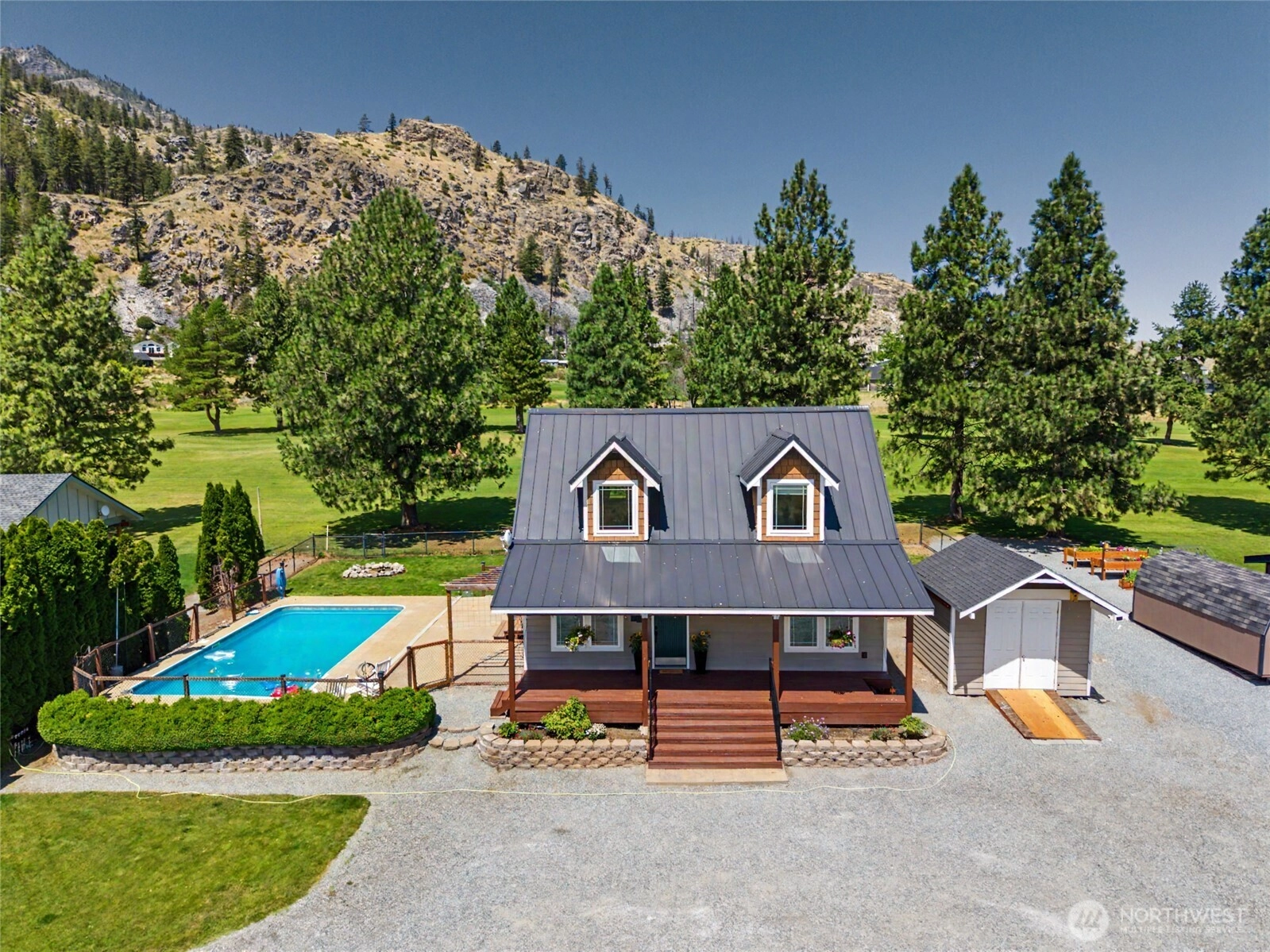 93 Golf Course Dr Unit  Pateros WA 98846