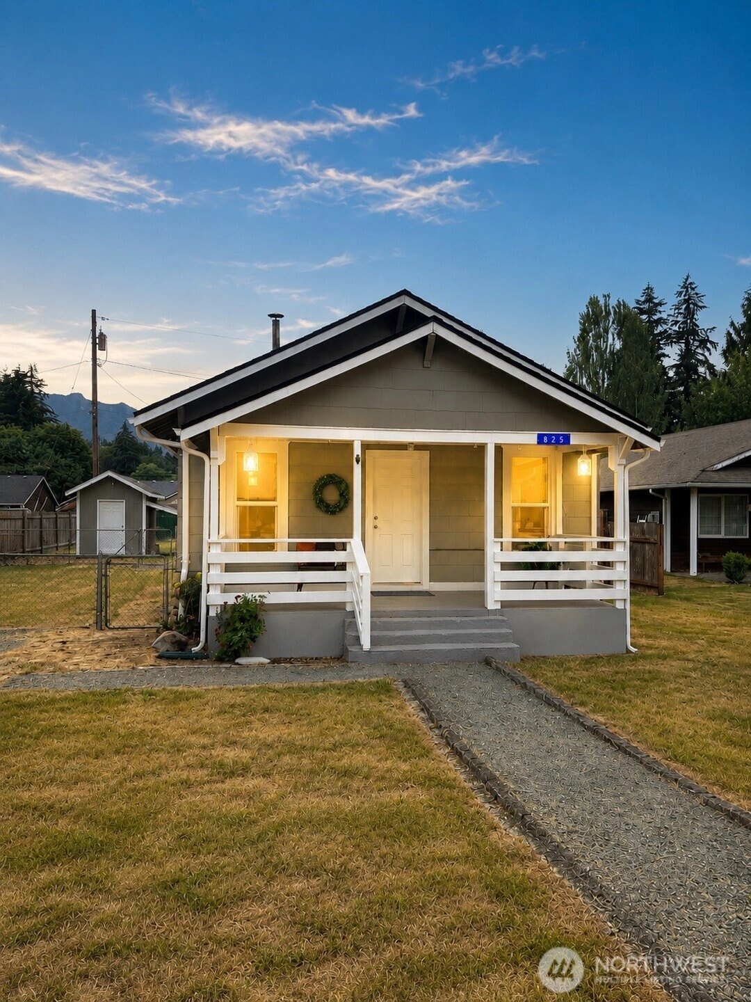 825 Givens Ave Unit  Darrington WA 98241