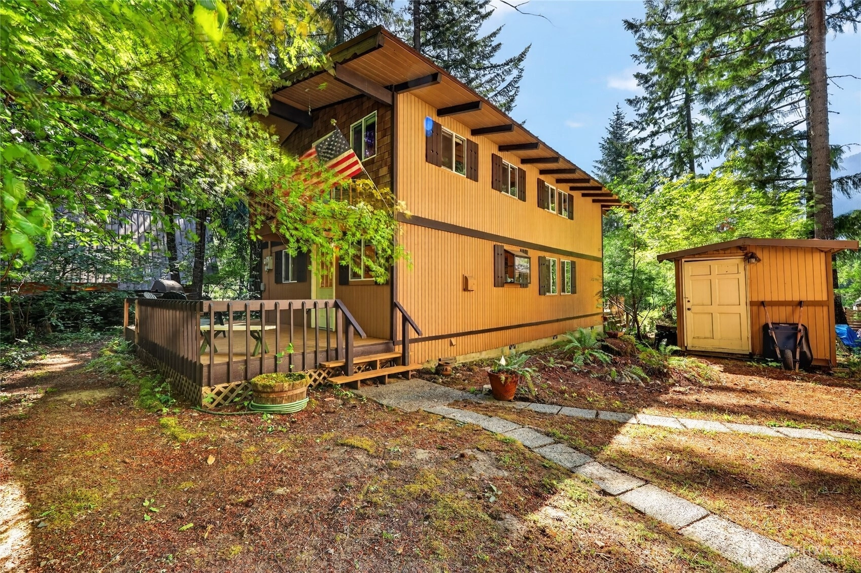 101 Cascade Dr Unit  Packwood WA 98361