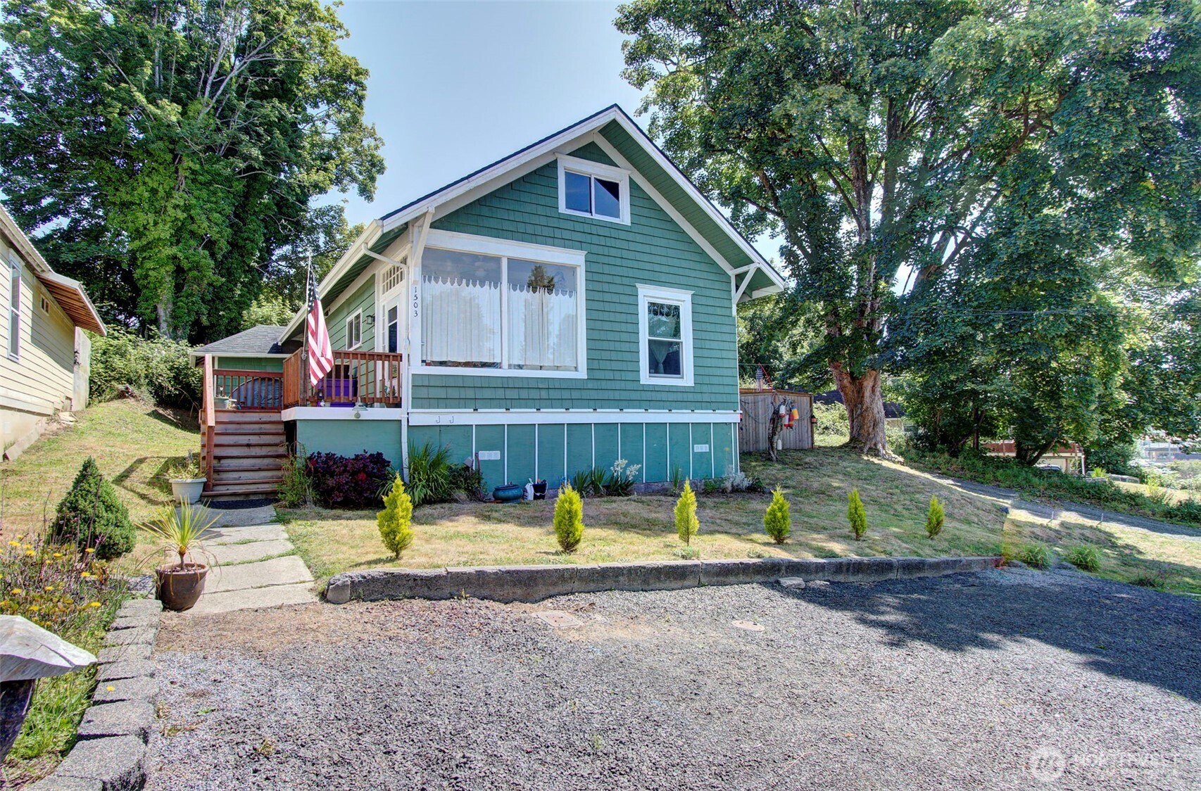 1503 First St W South Bend WA 98586