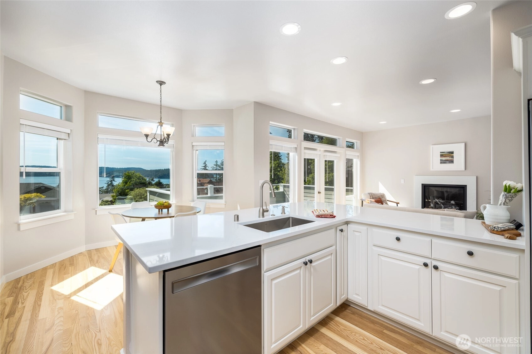 9924 Sunset Dr La Conner WA 98257