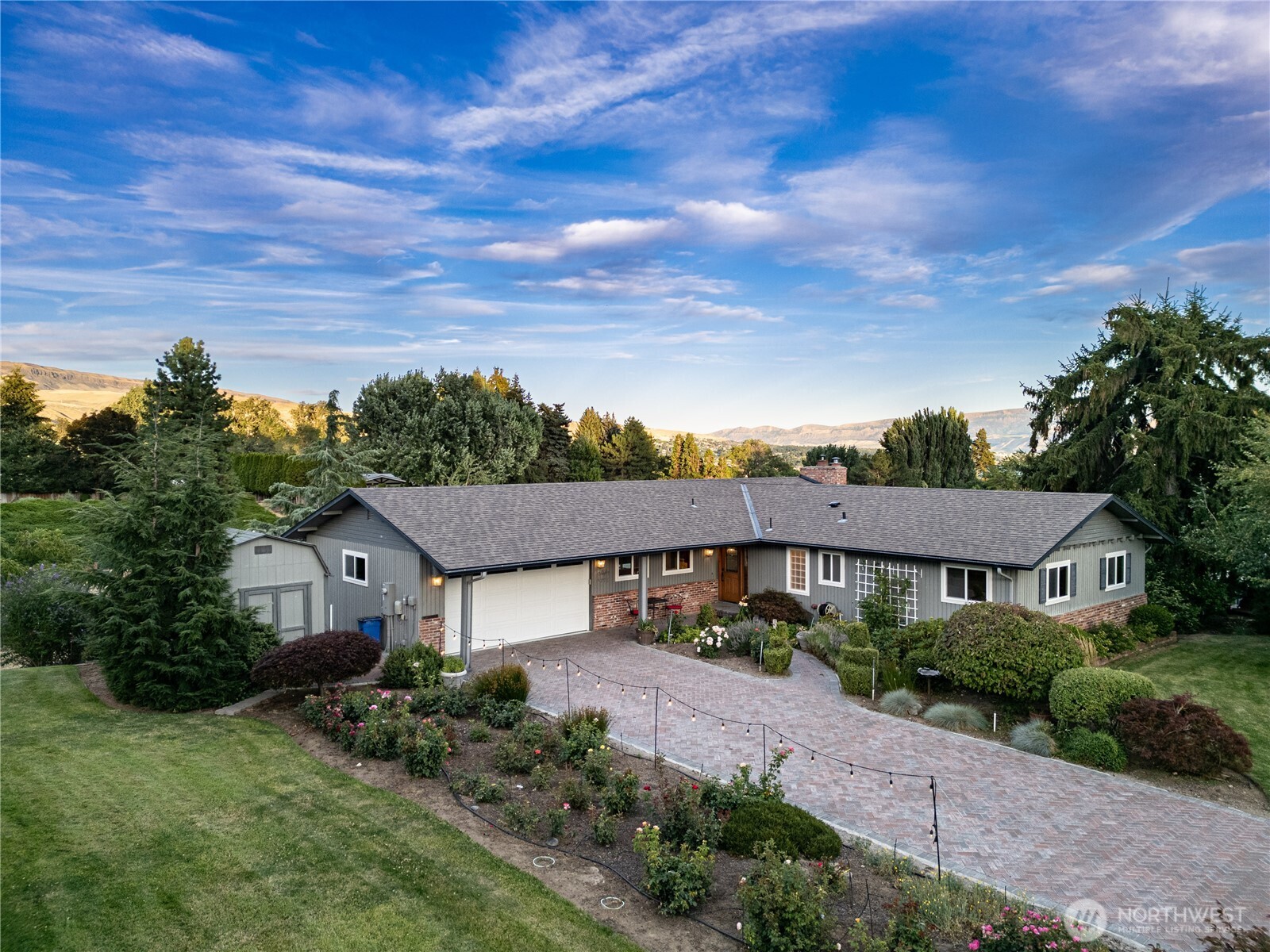 3275 Burch Mountain Rd Wenatchee WA 98801