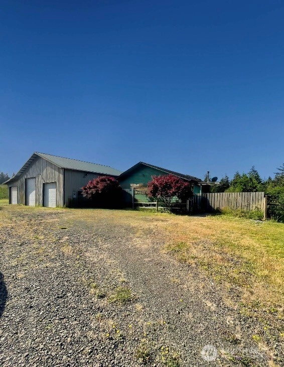55 Wilson Ln Unit  South Bend WA 98586