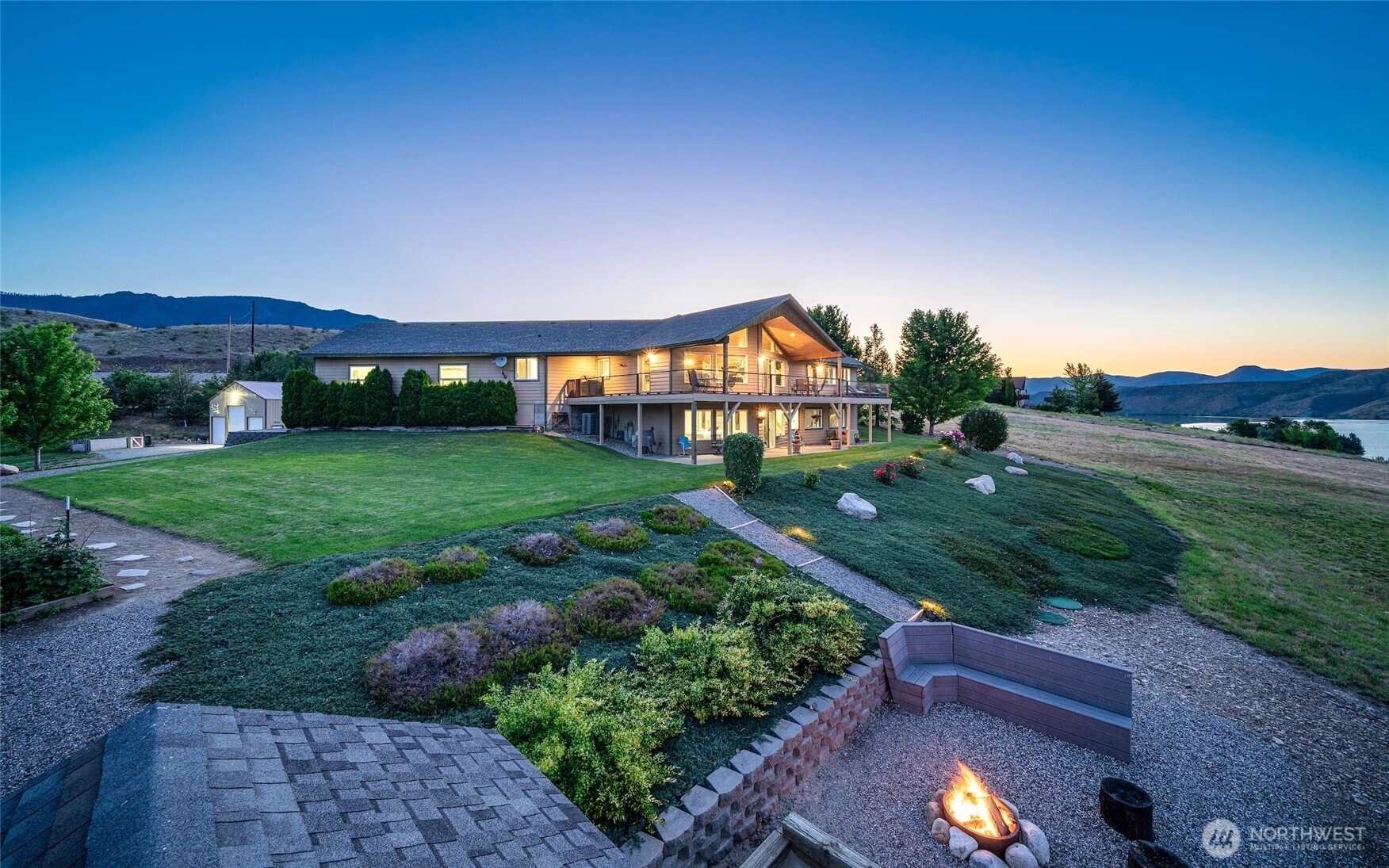 152 Starr Rd Unit  Pateros WA 98846