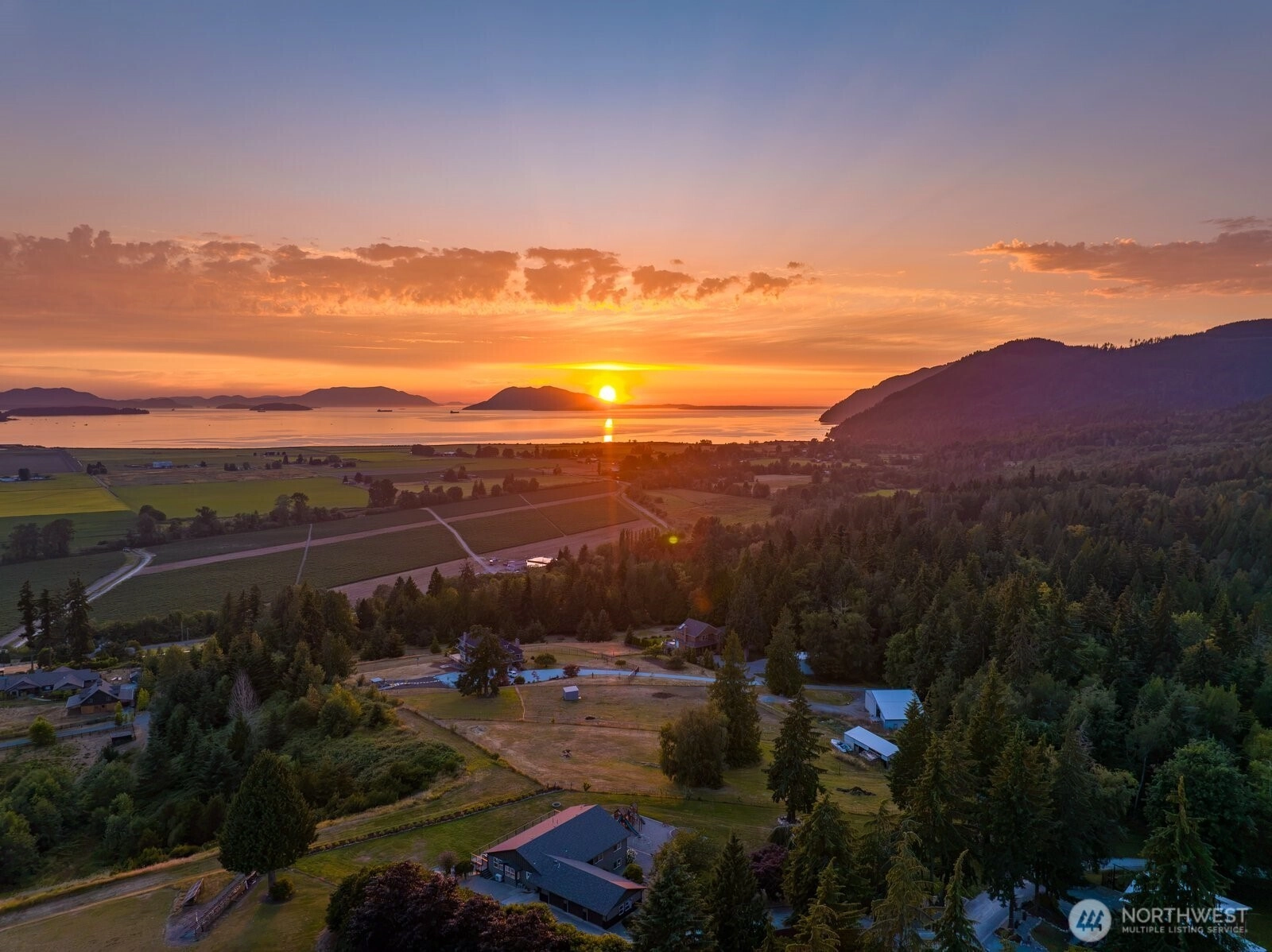 16272 Lookout Ln Bow WA 98232