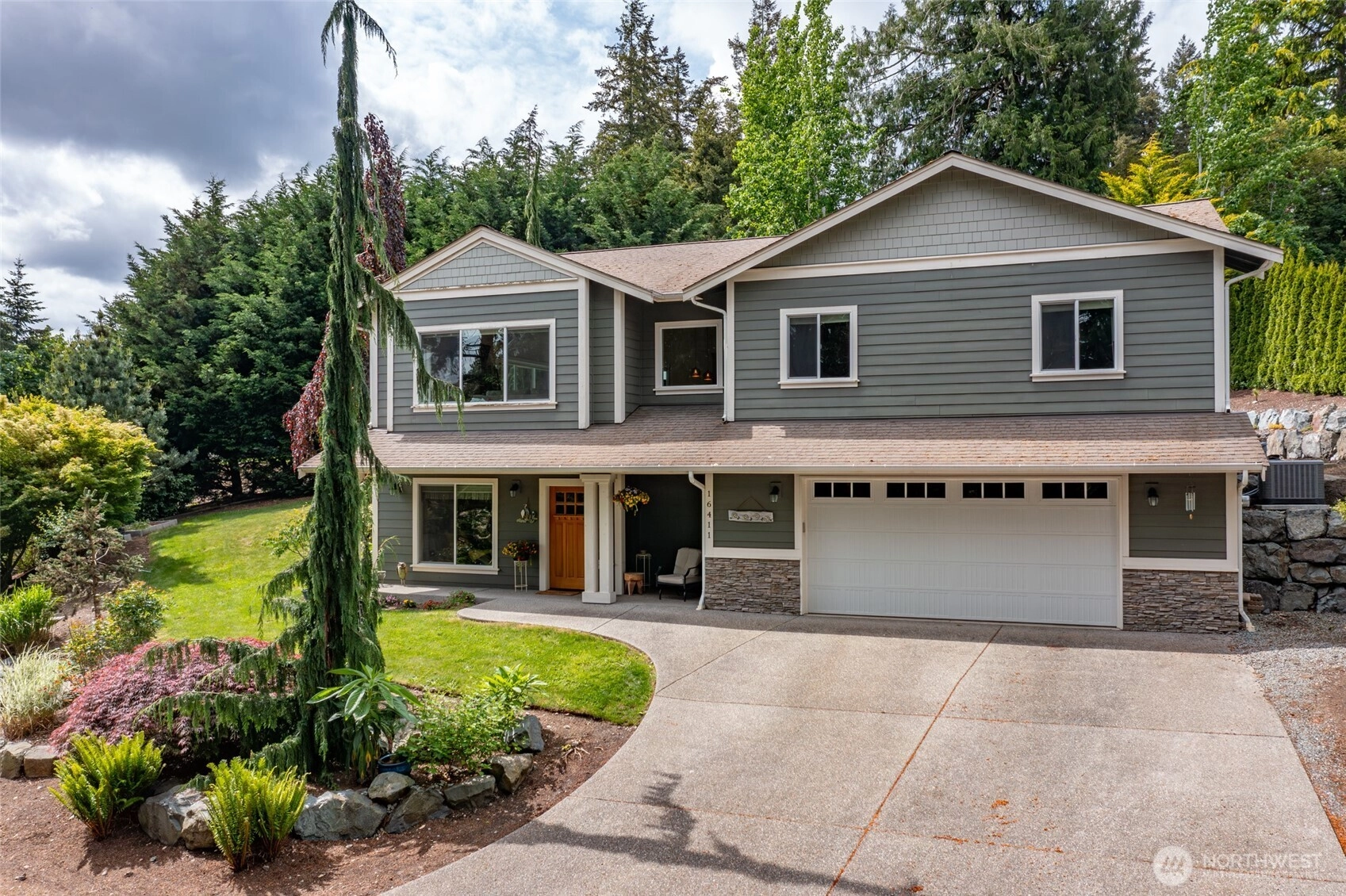 16411 Country Club Dr Unit  Burlington WA 98233