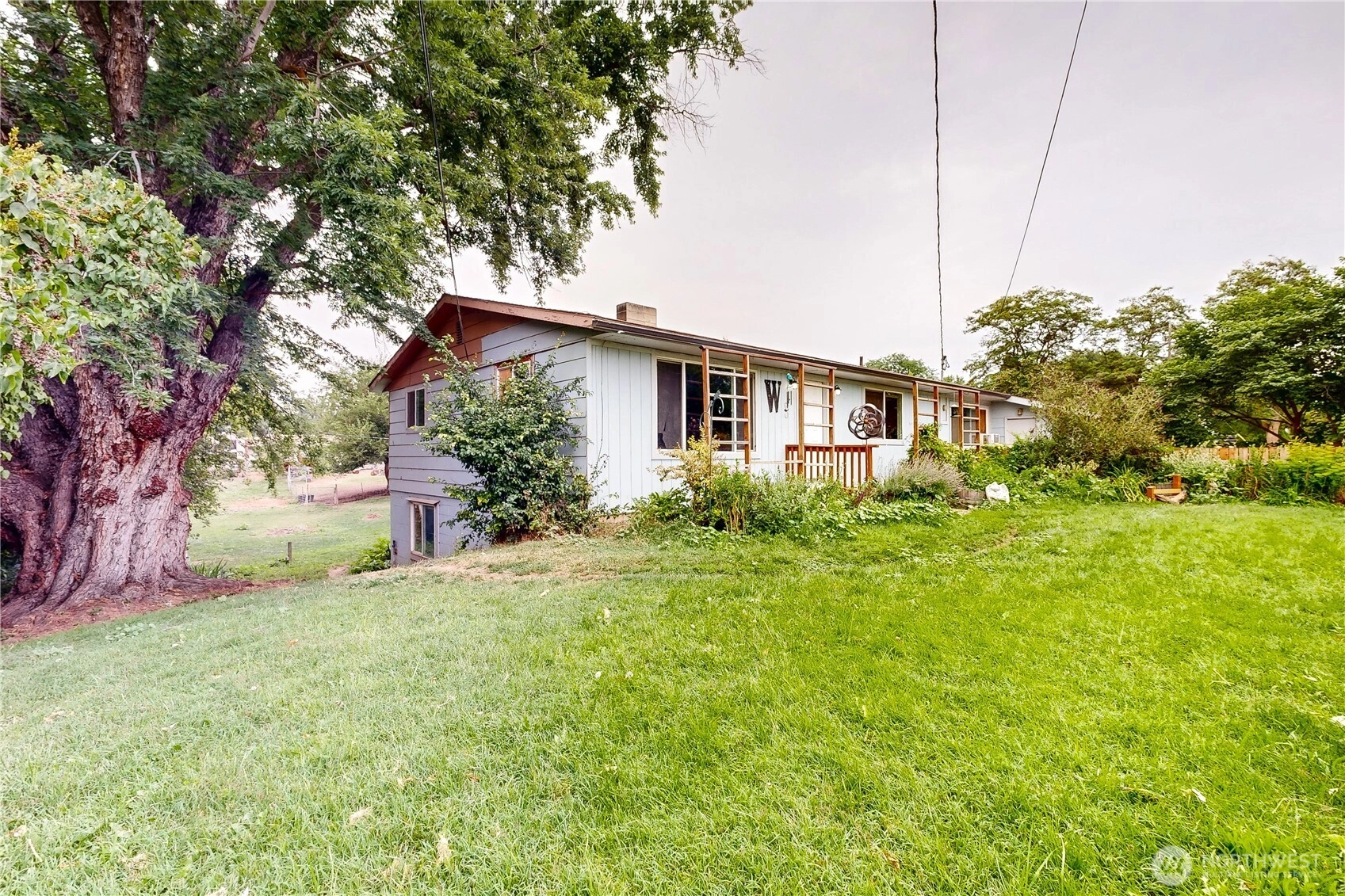 956 Brickner Rd College Place WA 99324