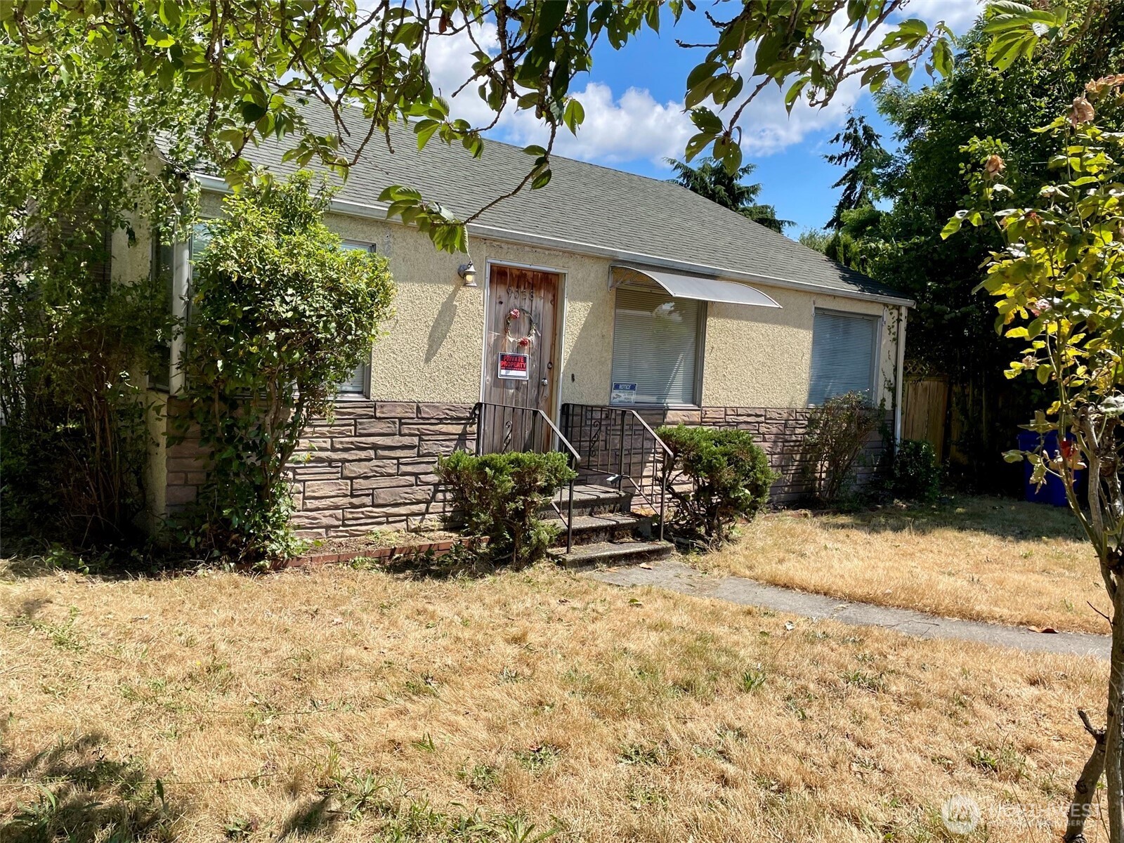 9058 Wallingford Ave N Seattle WA 98103