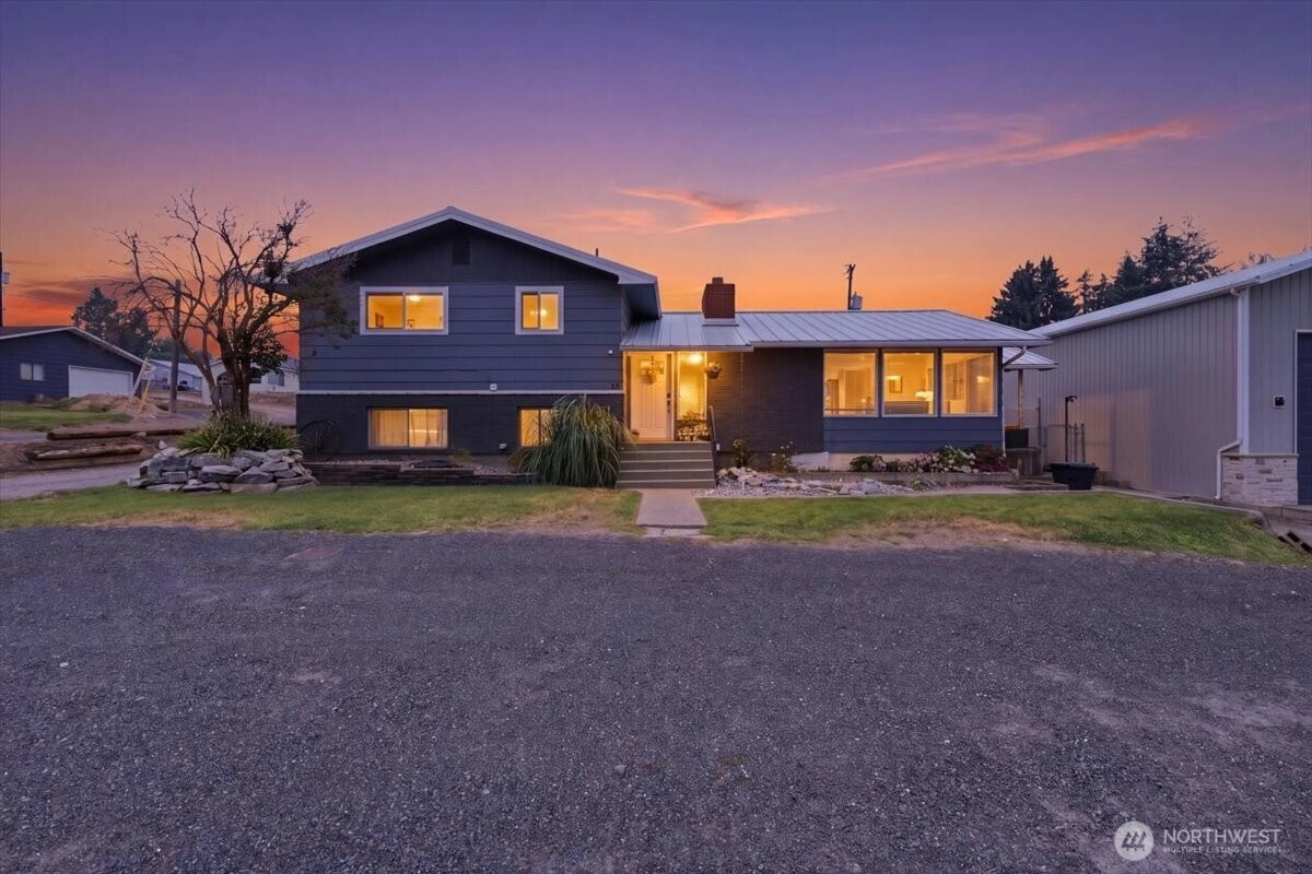 17 Hillcrest Ave Electric City WA 99123