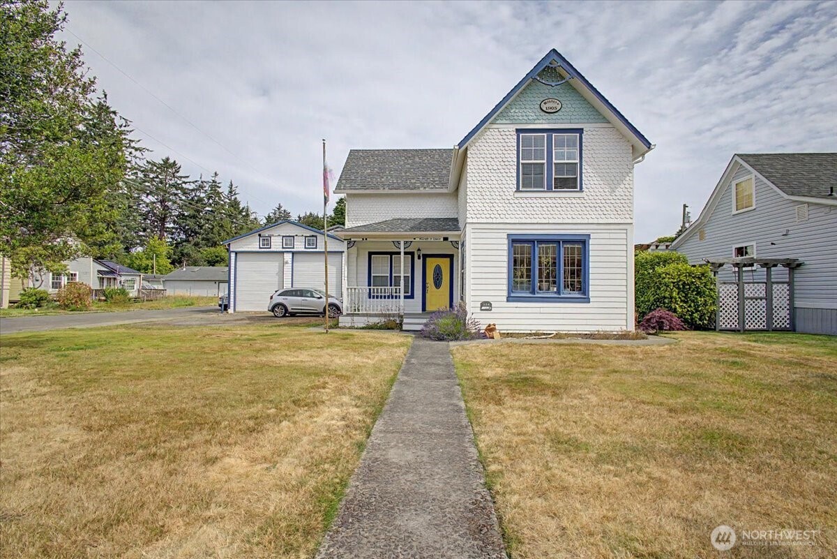 304 Spruce St E Ilwaco WA 98624