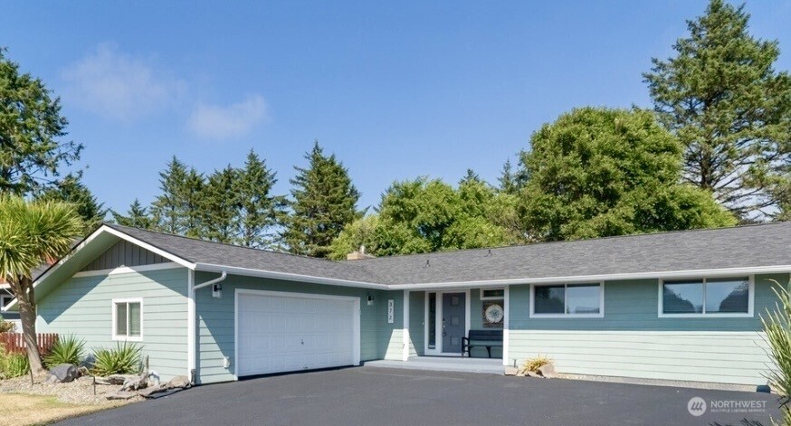 372 Octopus Ave Ocean Shores WA 98569