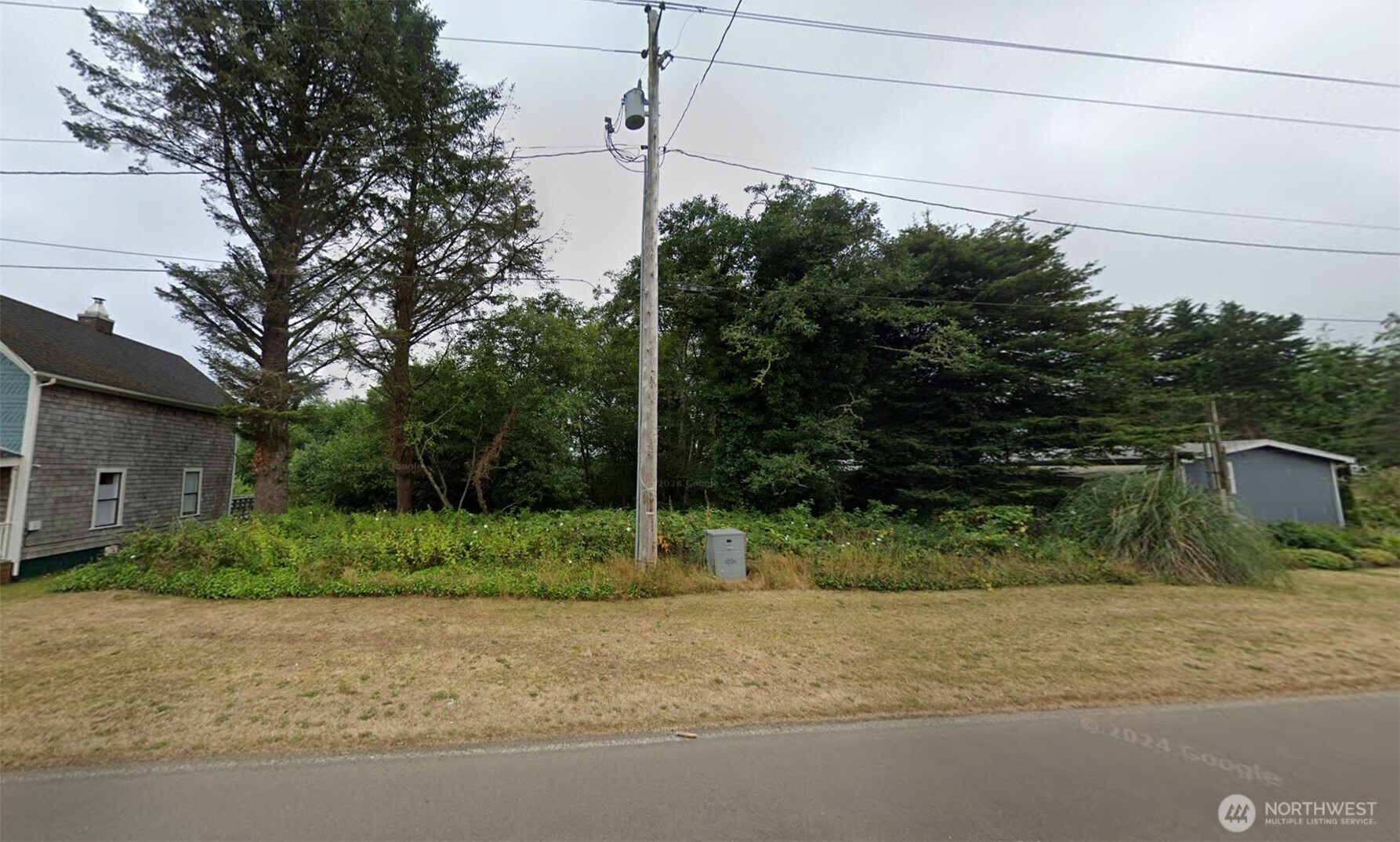 805 Lake St SE Ilwaco WA 98624