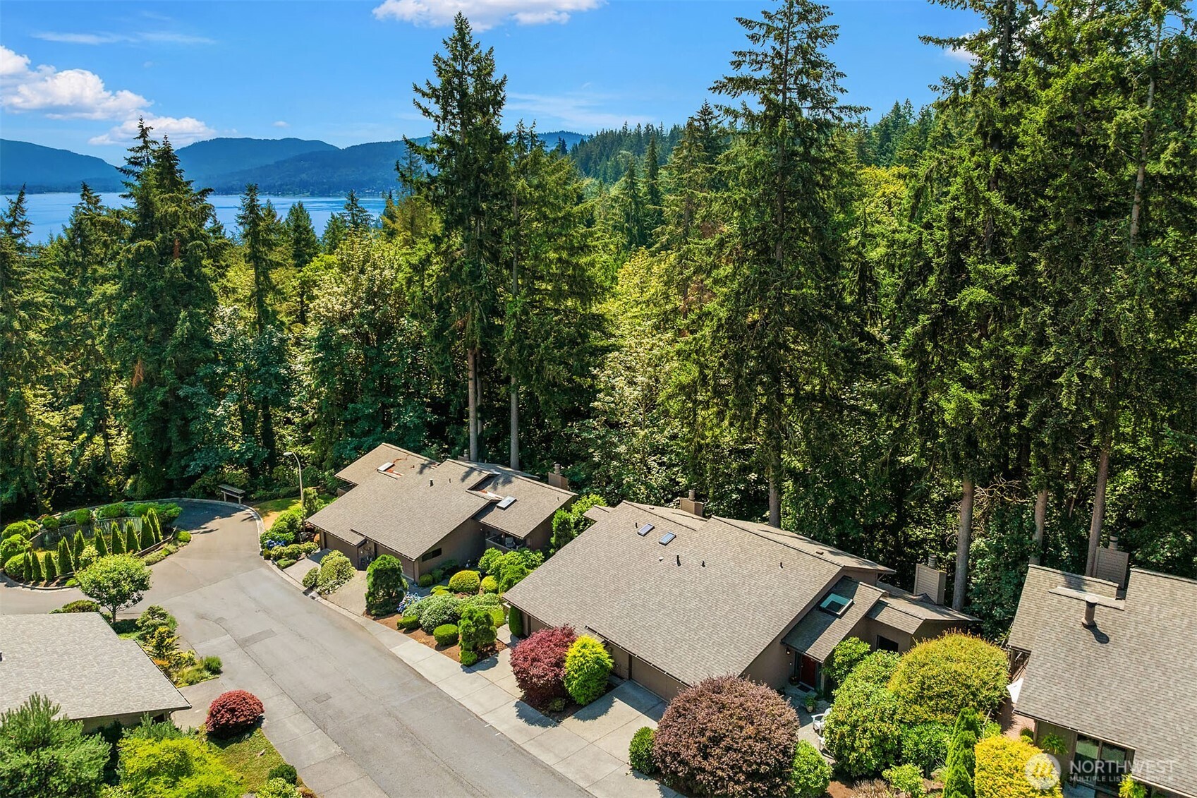 15 168th Ave NE Bellevue WA 98008