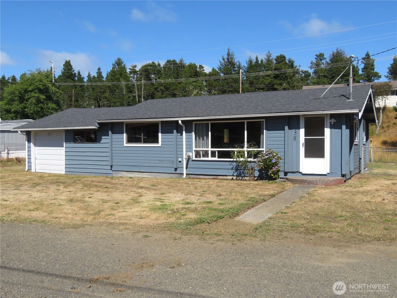 38 Linder Ln Westport WA 98595