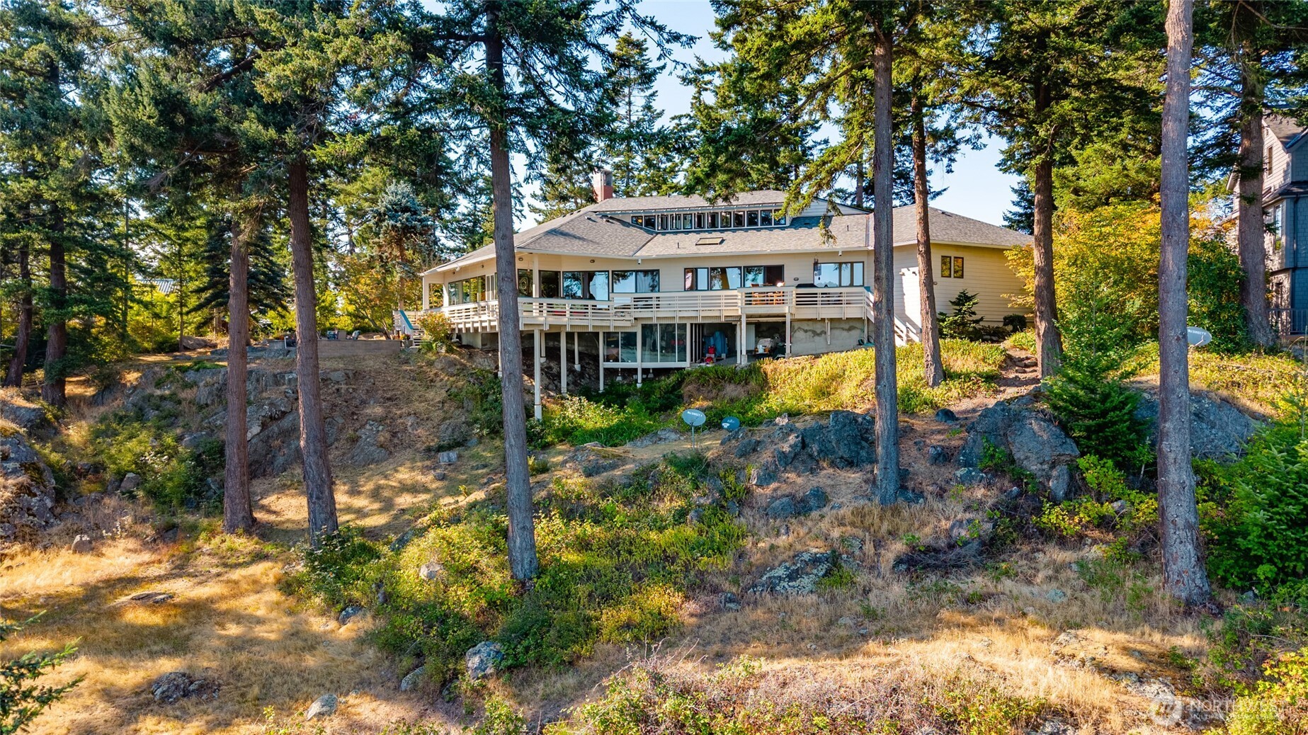 733 Tillamuk Dr La Conner WA 98257