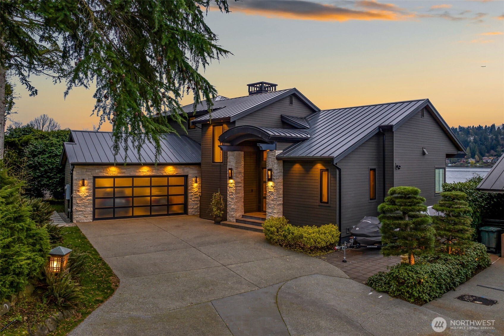 5629 Pleasure Point Ln SE Bellevue WA 98006