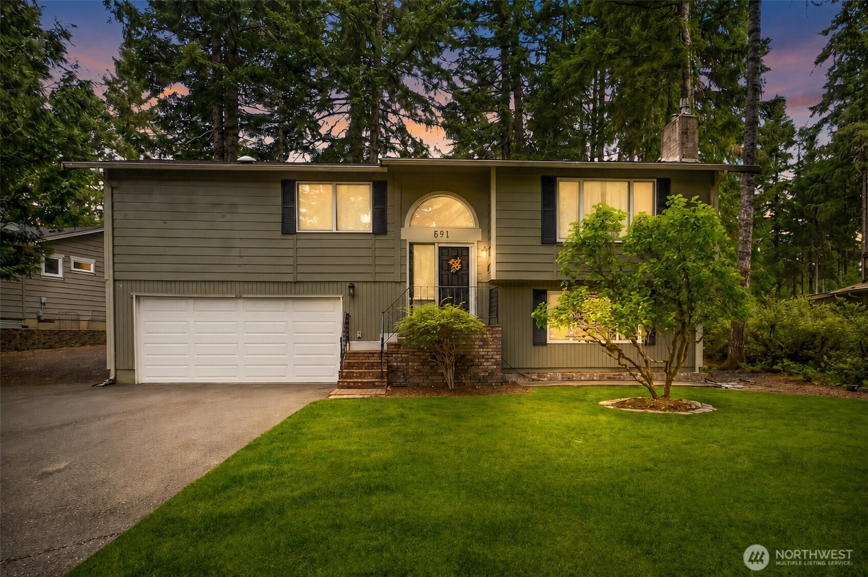 591 E Country Club Dr E Union WA 98592
