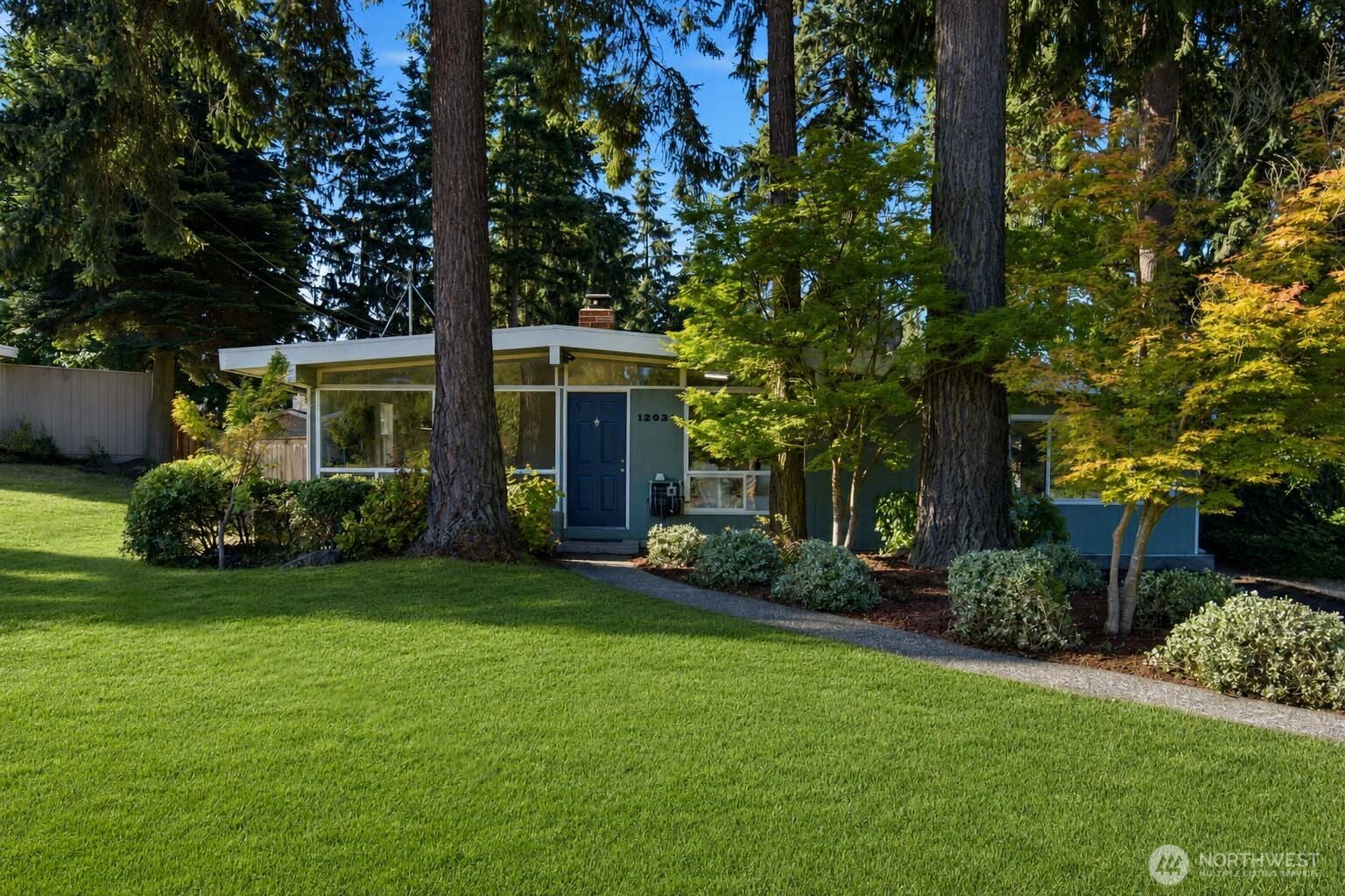 12039 SE 42nd St Bellevue WA 98006