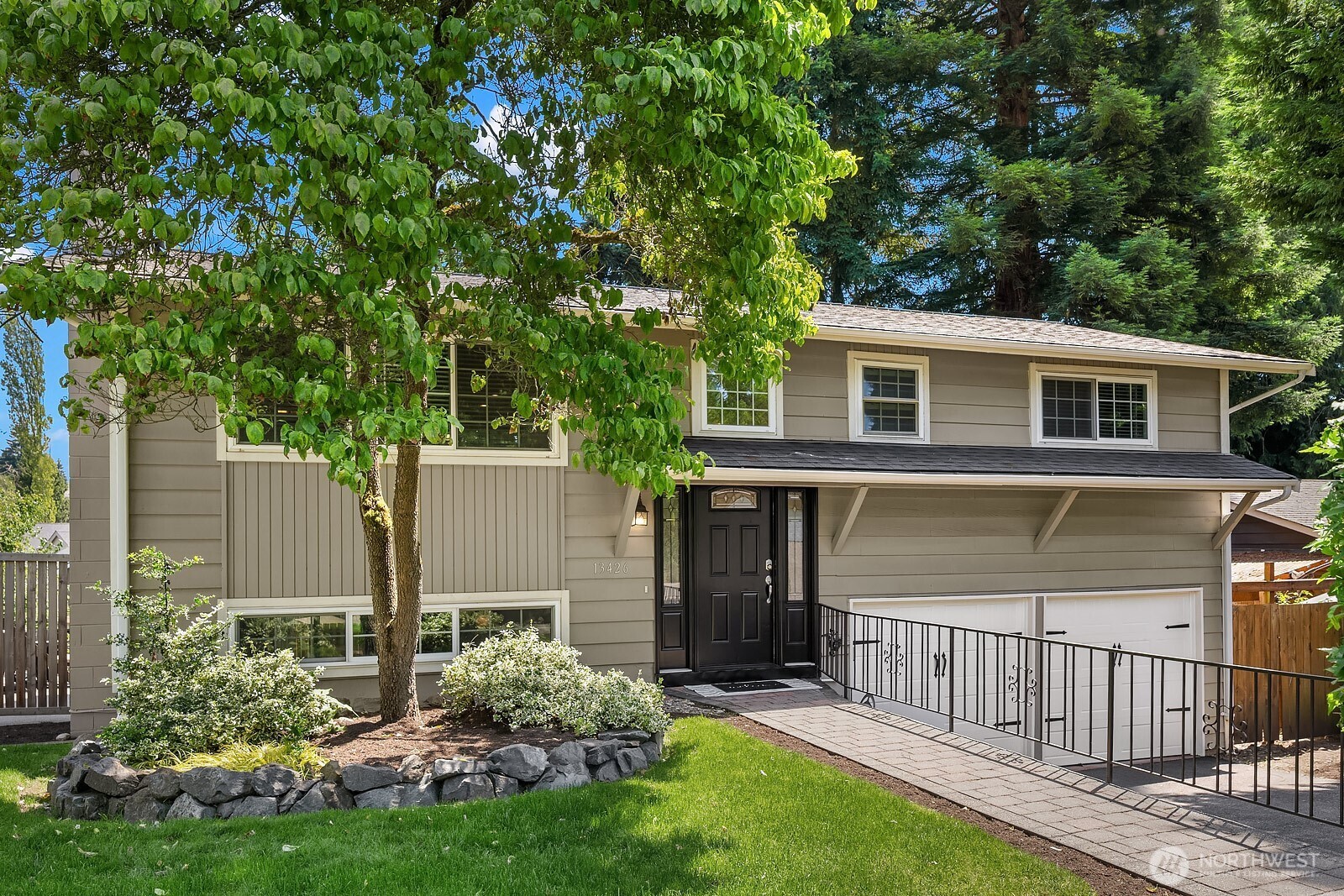 13426 121st Ave NE Unit  Kirkland WA 98034