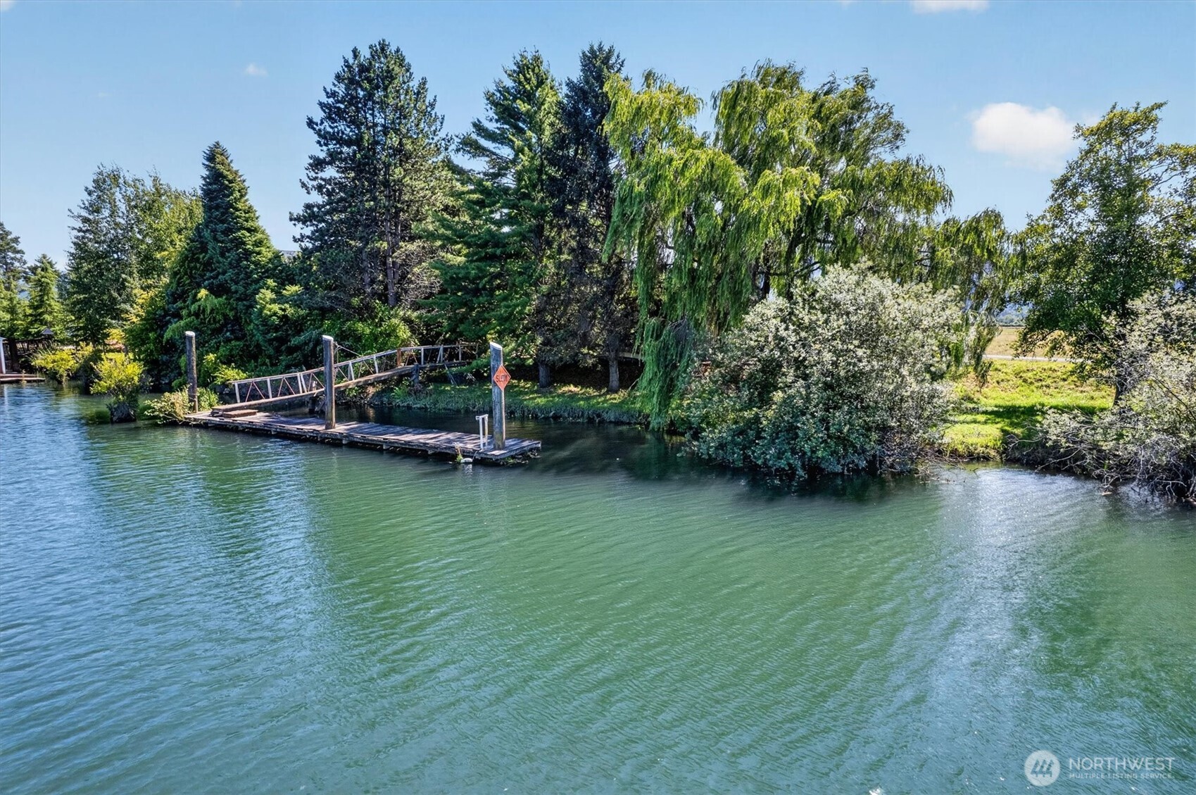 111 E Birnie Slough Rd Cathlamet WA 98612