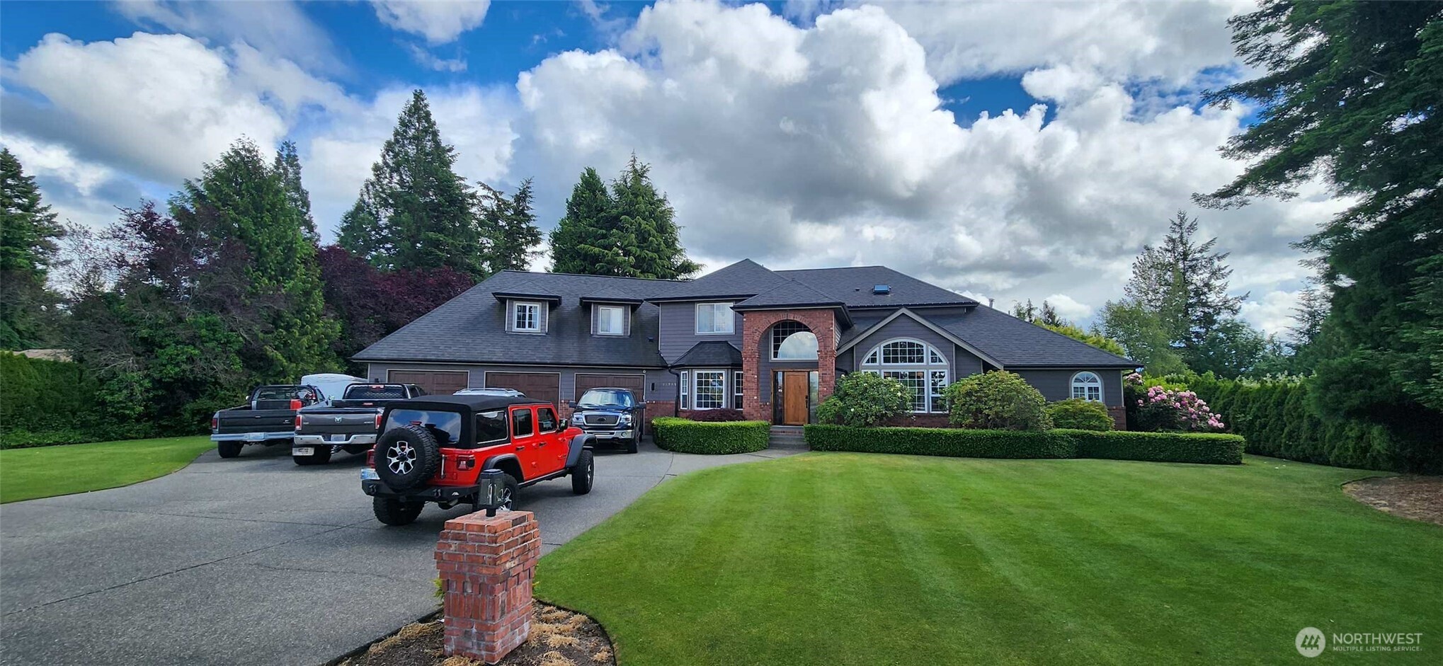 23715 SE 471st St Enumclaw WA 98022