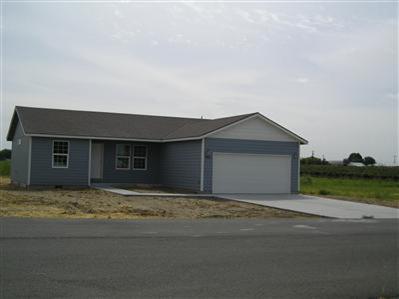 806 Zinfandel St Granger WA 98932
