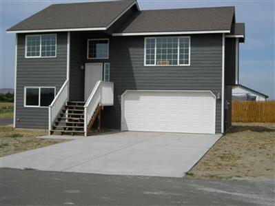 805 Zinfandel St Granger WA 98932