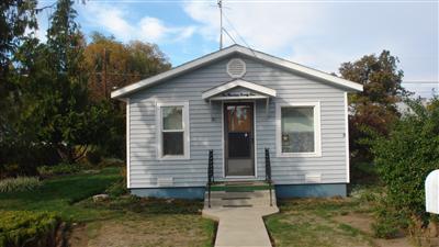 124 W Elizabeth St Wapato WA 98951